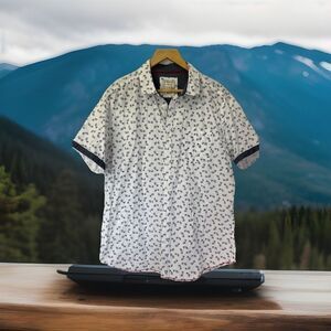 Colours Alexander‎ Julian Shirt XL White Blue Fish Short Sleeve Button Up Cotton